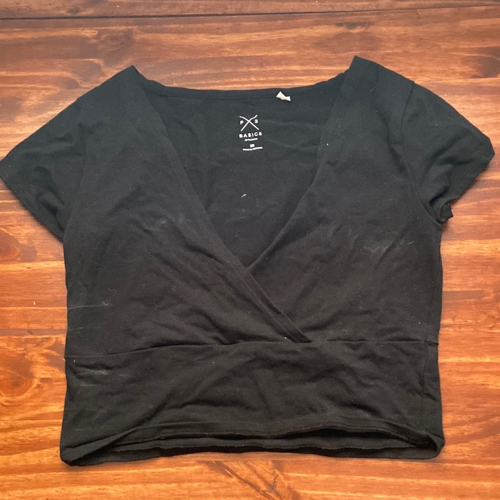 small cropped black shri